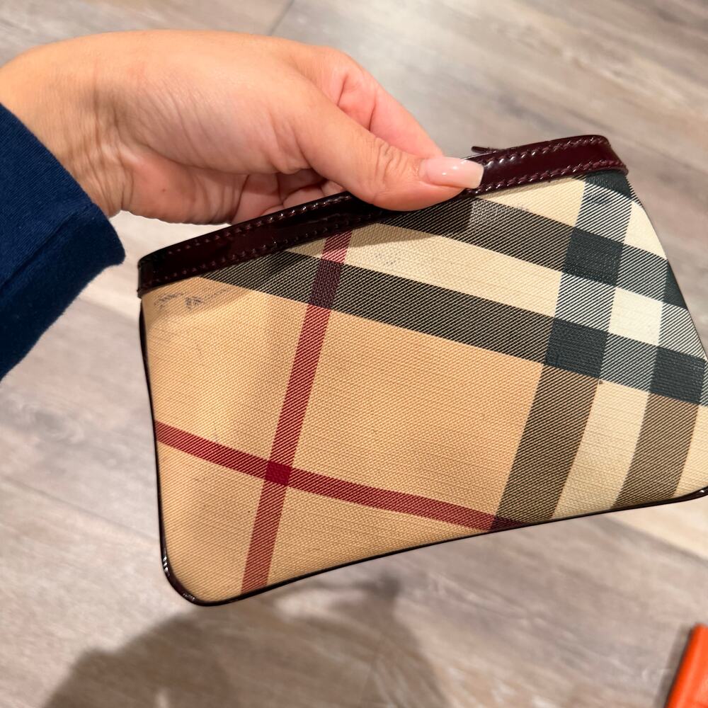 Burberry Wristlet Classic Plaid Pattern - Picture 7 of 9